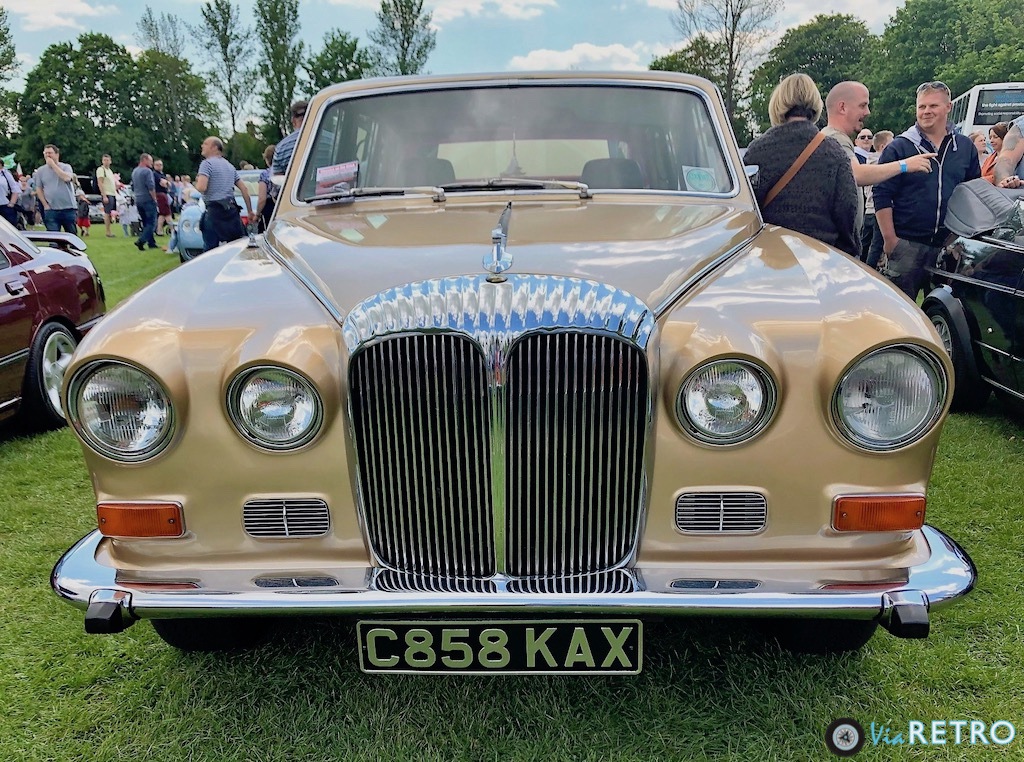 Sunshine and Classics at the Wallingford Vehicle Rally ViaRETRO